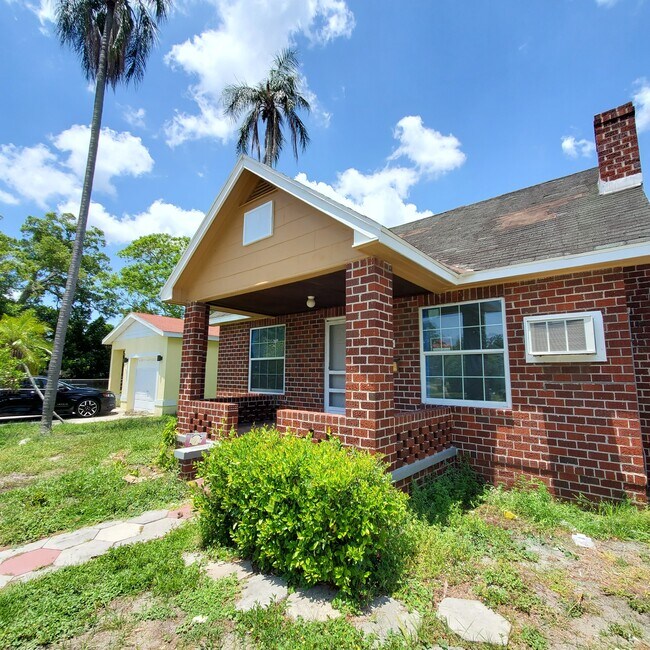 Building Photo - 1735 25th St S