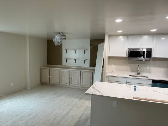 Building Photo - Beautiful Condo in Gaithersburg, MD