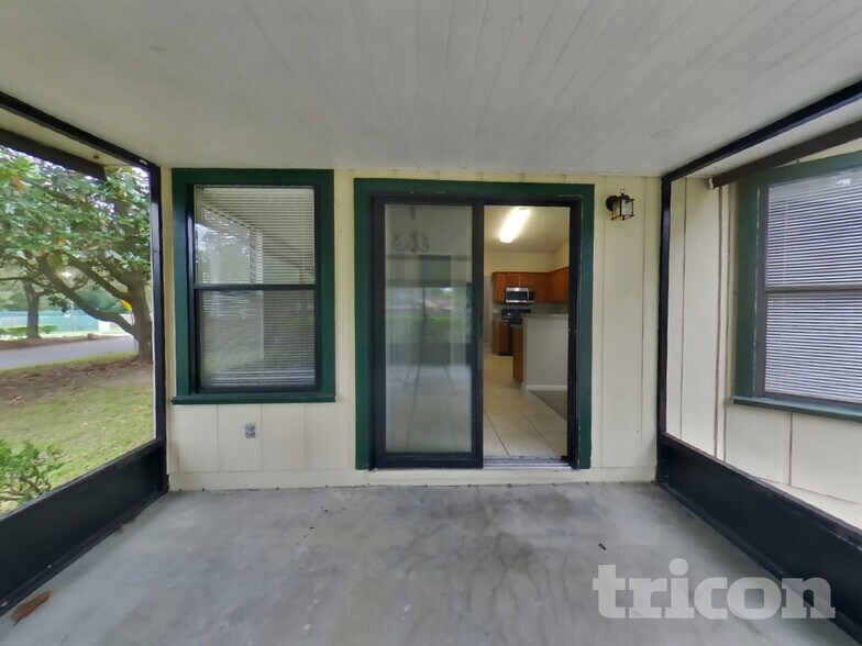 Building Photo - 1487 Rose Hill Dr E