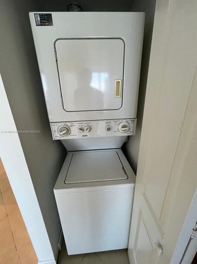 Building Photo - 3300 NE 192 St