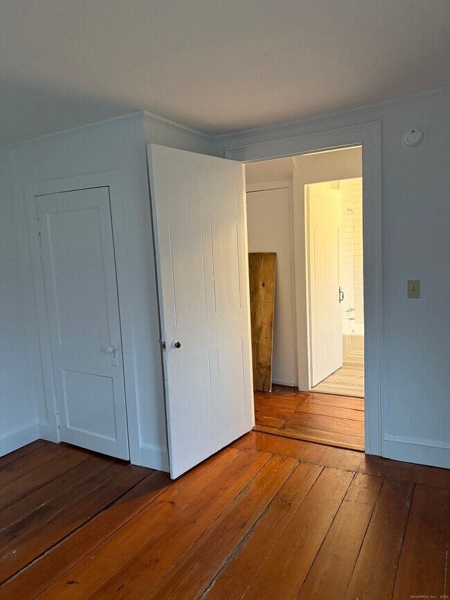 Building Photo - 259 Old Whitfield St