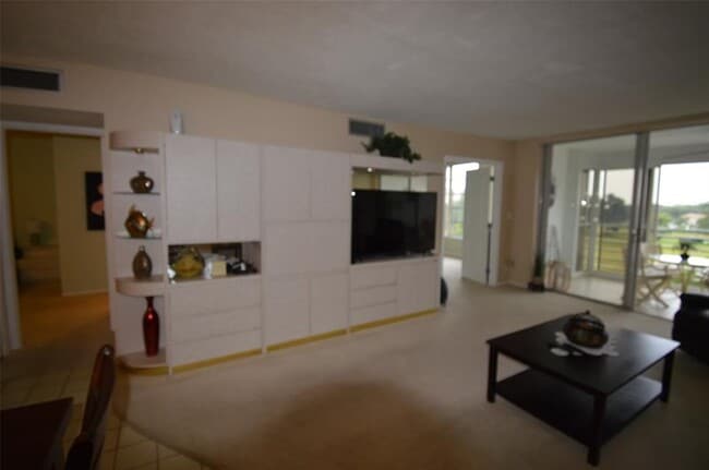 Building Photo - 3080 N Course Dr