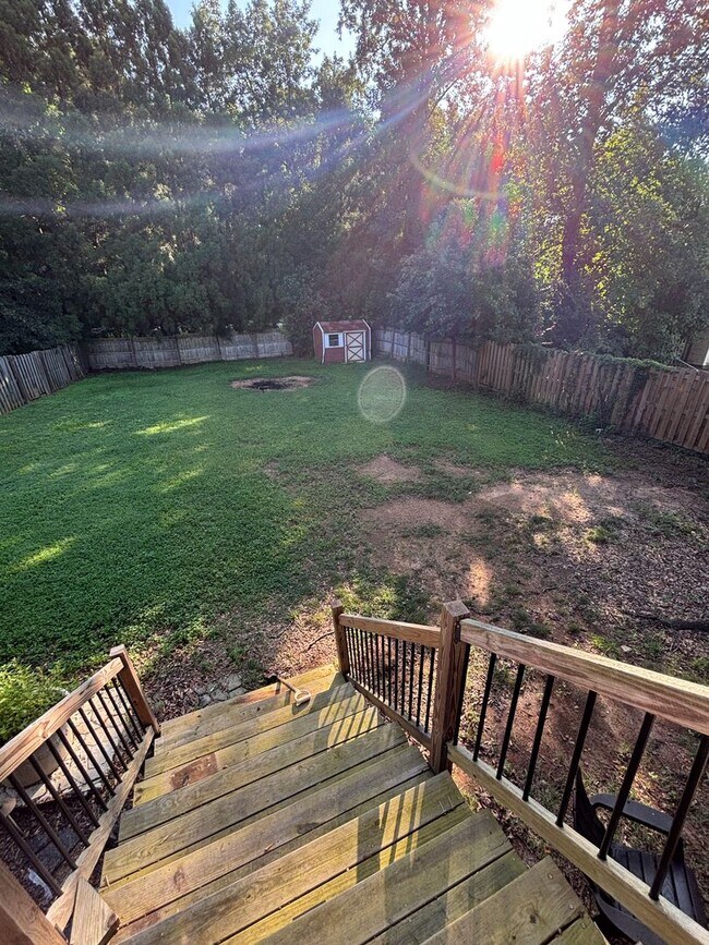 Building Photo - 522 Saint Helene Ct