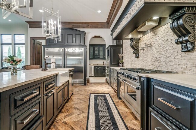 Building Photo - 5701 Mistletoe Ct
