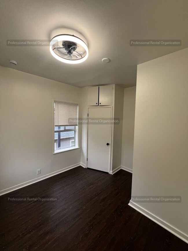 Building Photo - Experience the charm of Napa, CA living in this one-bedroom, one-bathroom apartment. Available now!!