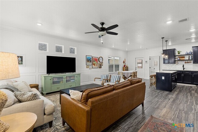 Building Photo - 1606 Flatland Trl
