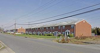 Building Photo - Lawndale Farms