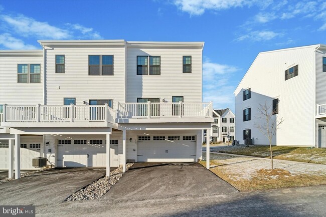 Building Photo - 208 River Birch Wy