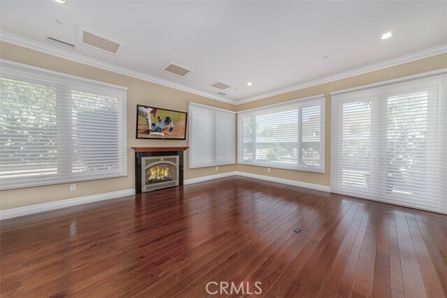 Building Photo - 9772 Crestview Cir