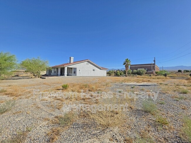 Building Photo - 2250 S Ambush St