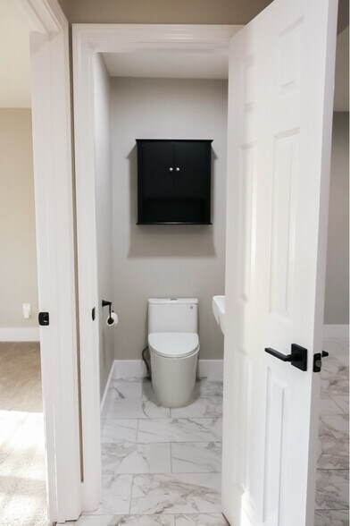 Building Photo - 4013 N Locust St