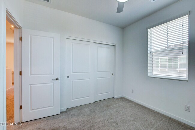 Building Photo - 9902 E Tamery Ave