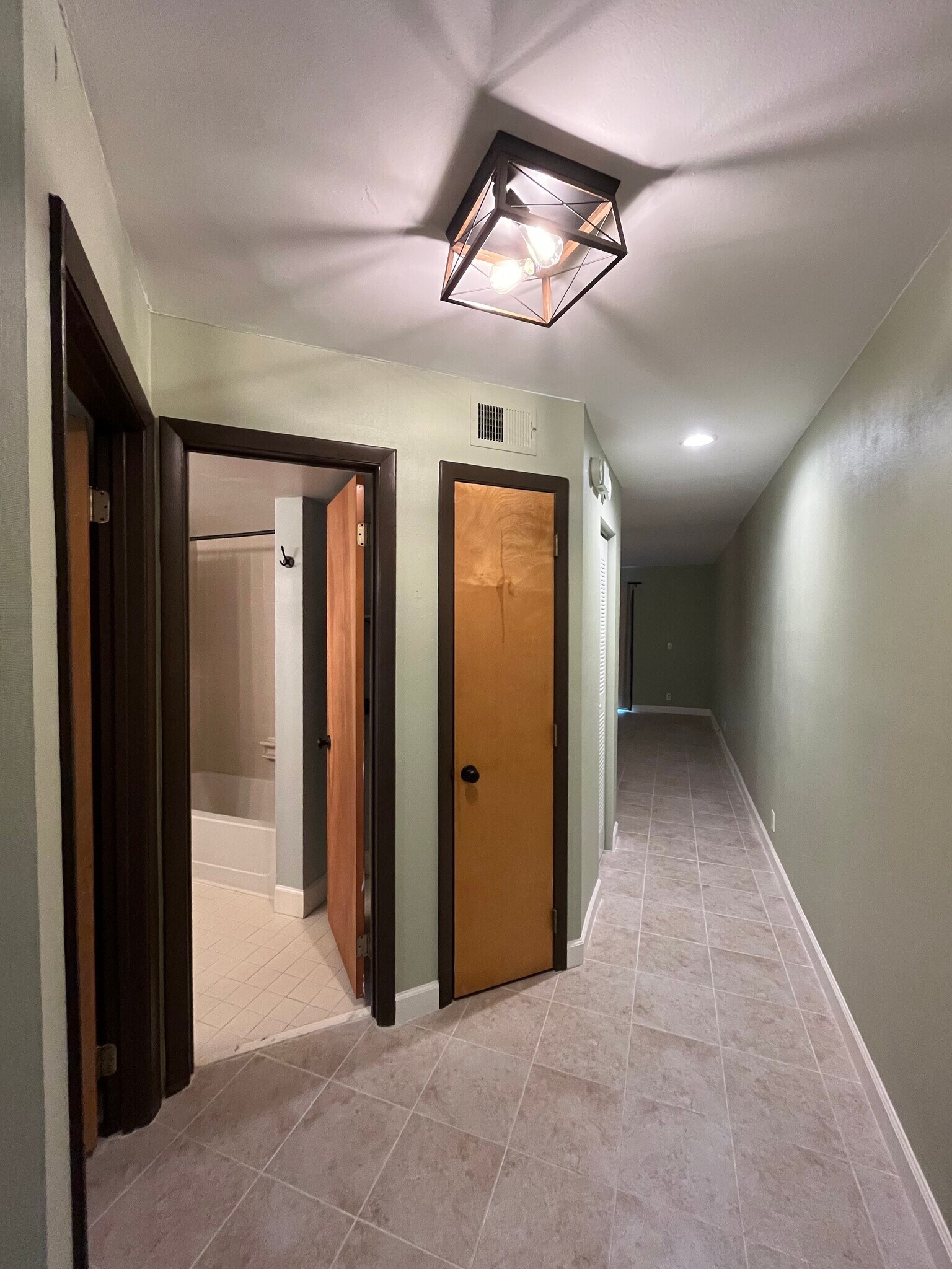 Building Photo - 1255 Ponce Island Dr