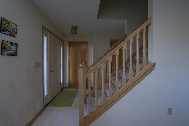 Building Photo - 6657 Delburn Ct