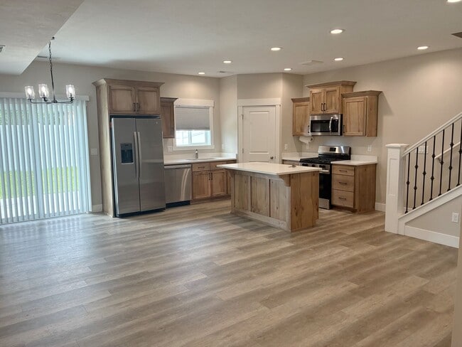 Building Photo - Beautiful new 3-bedroom, 2.5-bathroom townhome