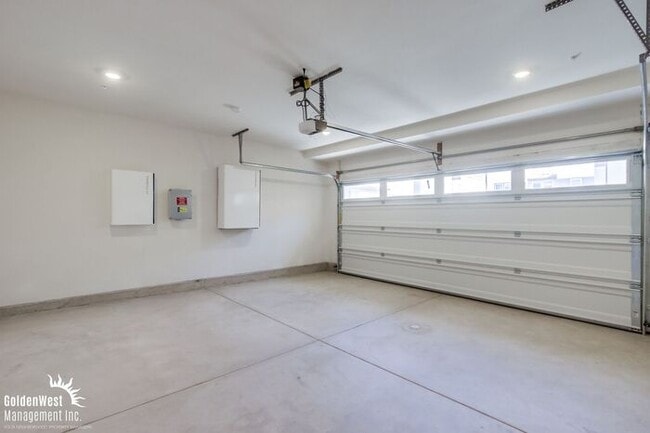 Building Photo - Brand New Build 3Bdm 2.5Ba Home in the Hil...