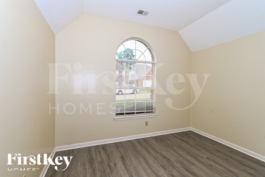 Building Photo - 7000 S Beringer Dr