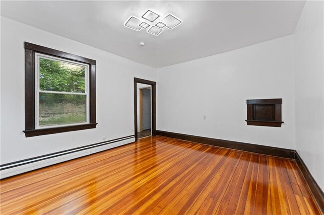 Building Photo - 335 Blackstone St