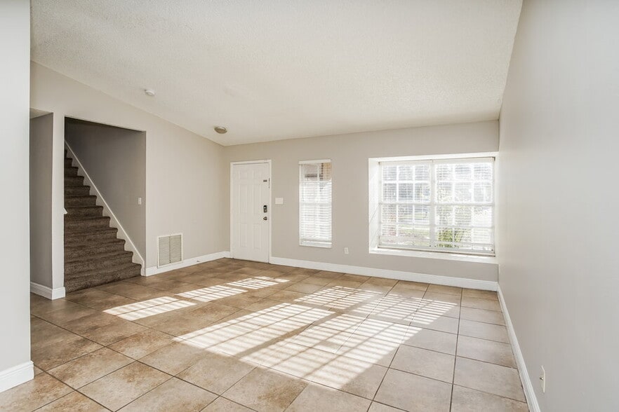 Building Photo - 1518 Crossridge Dr