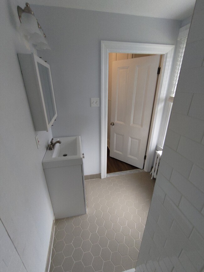 Bathroom - 2029 Walnut St