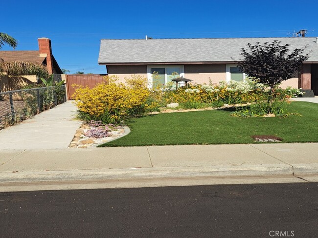 Primary Photo - 14901 Silvertree Rd