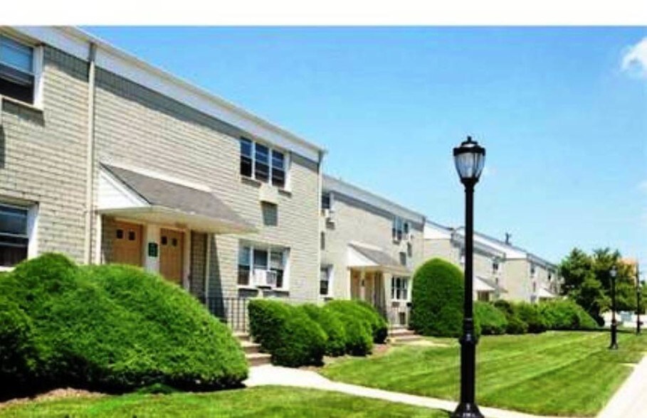 Carol Apartments