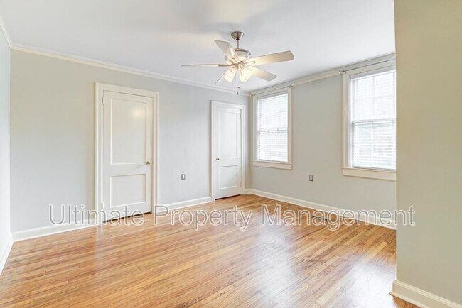 Building Photo - 2940 Oleander Dr