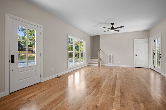 Building Photo - BRAND NEW! Spacious Nashville Home in a Qu...