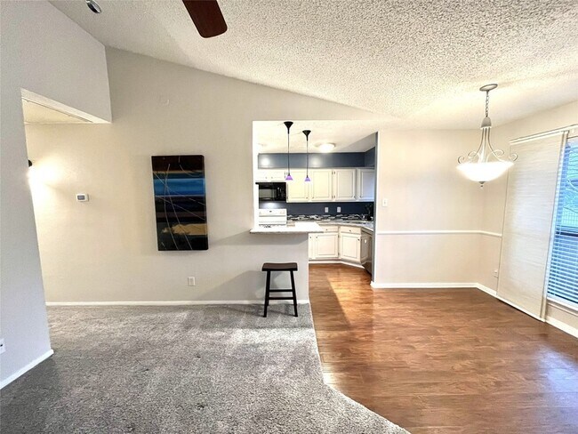 Building Photo - 1304 Harwell Dr