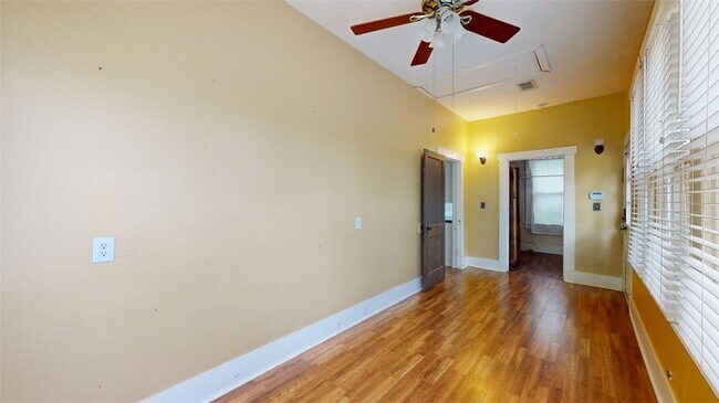 Building Photo - 307 Brogdon St