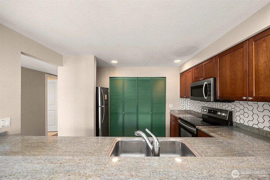 Building Photo - 1311 12th Ave S