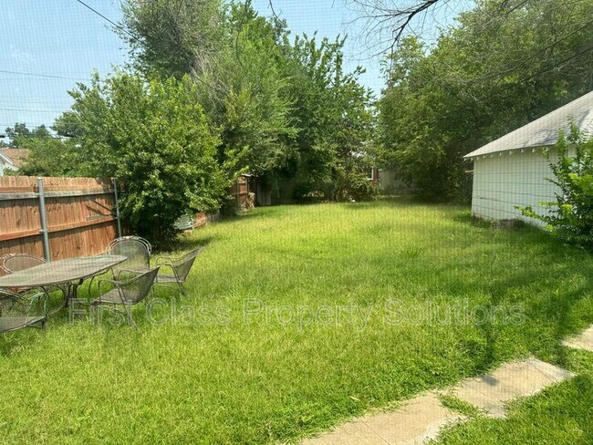 Building Photo - 2141 NW 29th St