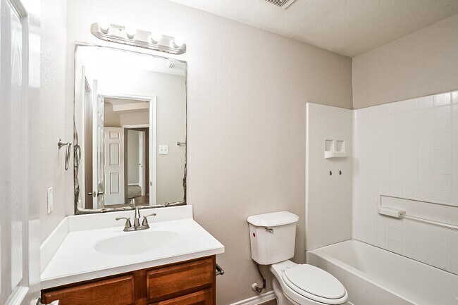 Building Photo - 6267 Gillian Park Dr
