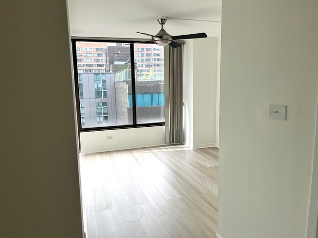 Building Photo - 230 E Ontario St