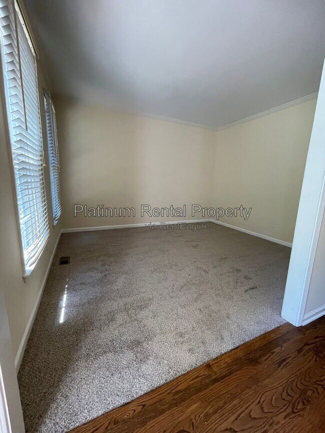 Building Photo - 7115 Red Fox Ln