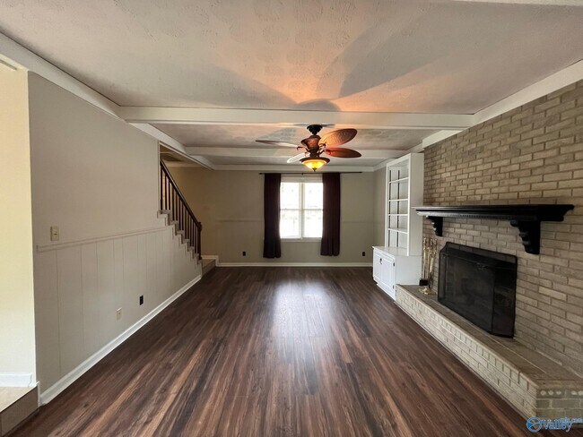 Building Photo - 2006 Lancaster Ave SW