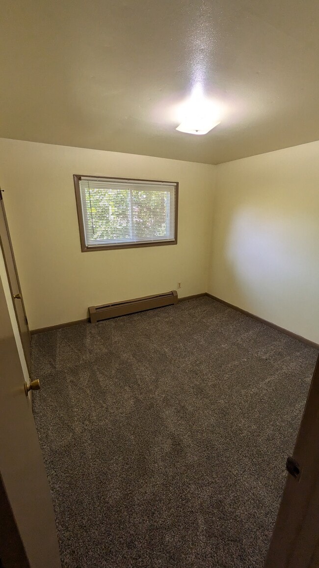 Building Photo - 750 N 34th St