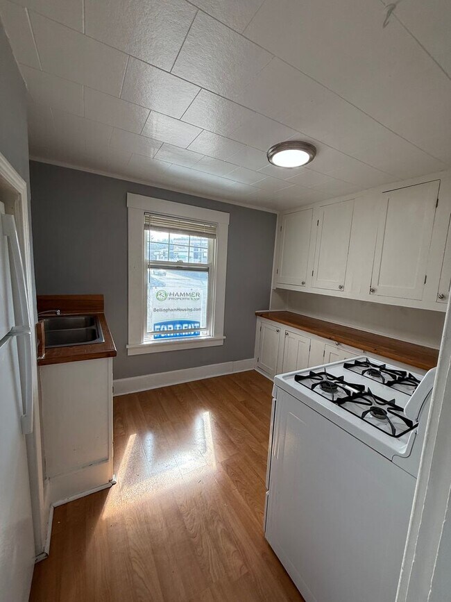 Building Photo - 1304 Ellis St