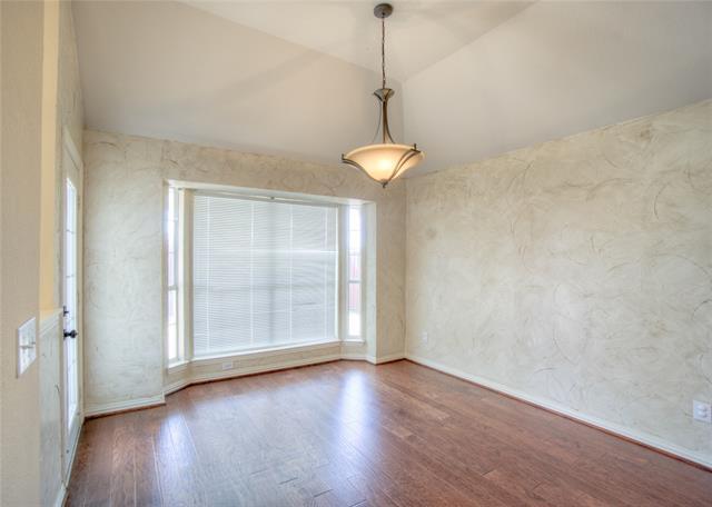 Building Photo - 1221 Greenway Dr