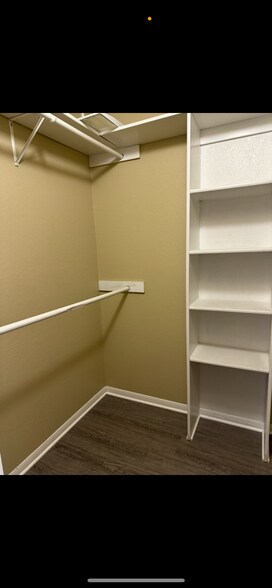 Building Photo - 1305 Bagby Ave