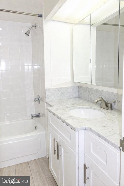 Building Photo - 1326 Spruce St