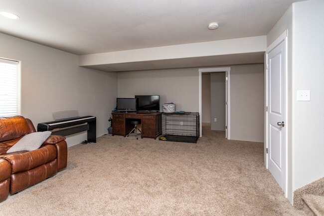 Building Photo - Exquisite 2-Story Home: Luxury Living in Tranquil Cul-de-Sac Setting!!