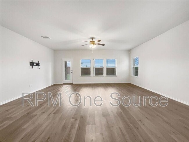 Building Photo - 4009 Savoy Wy