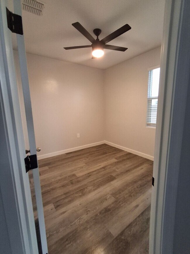 Building Photo - 36672 N Asturian Vly Wy