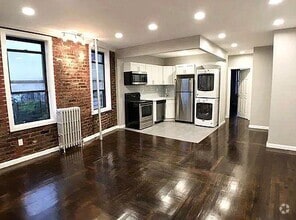 Building Photo - 3 bedroom in BRONX NY 10452