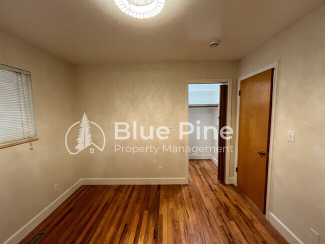 Building Photo - 315 Evans Ave