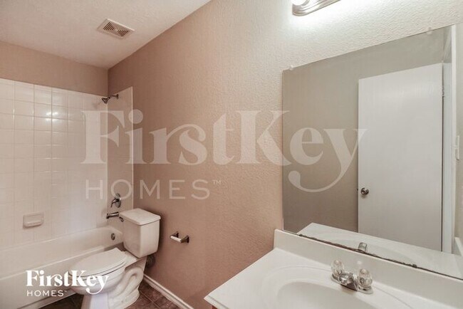 Building Photo - 15919 Arapaho Bend Ln