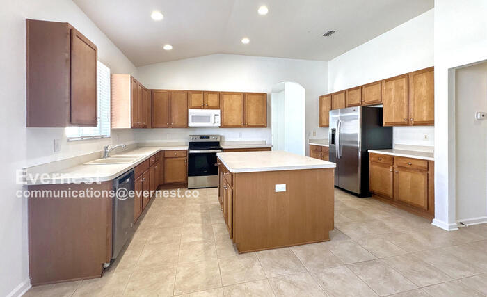 Building Photo - 692 Sea Holly Dr