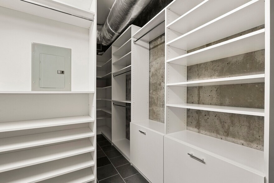 Building Photo - 1155 S Grand Ave