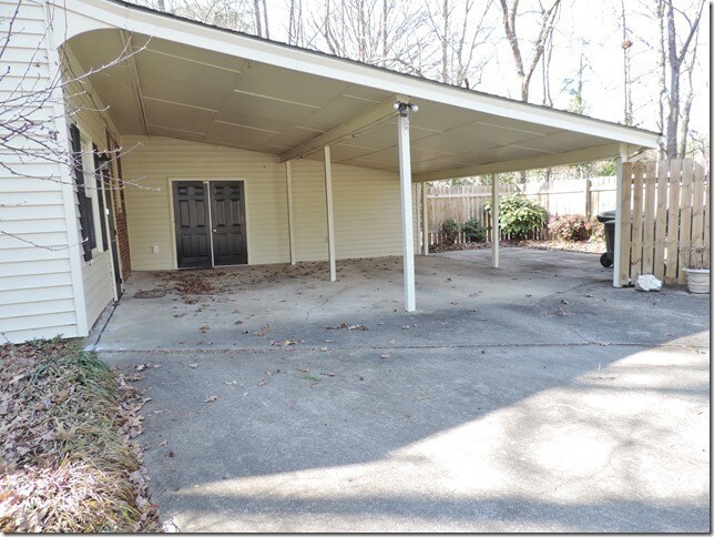 Building Photo - 1300 Dogwood Ln NW